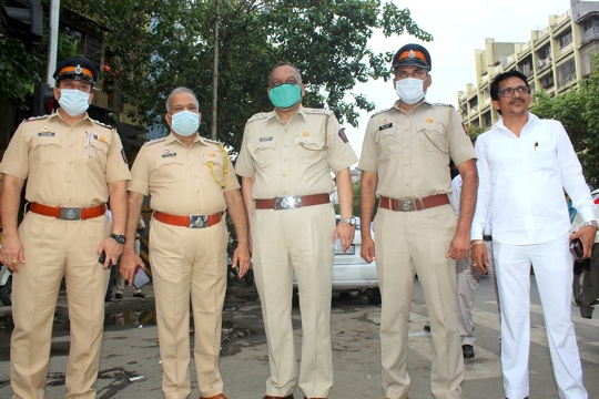 Ashish Shelar Inaugurates Khar Traffic Police Chowky Renovated By Philanthropist Ronnie Rodrigues
