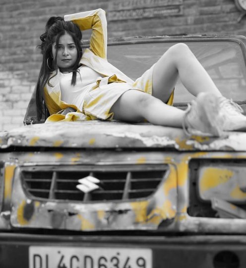 Tushita Choudhary’s Monochromatic Avtaar