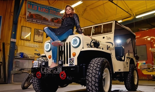 Singer Sandeep Will Mesmerize You With Her Latest Song Right To Left