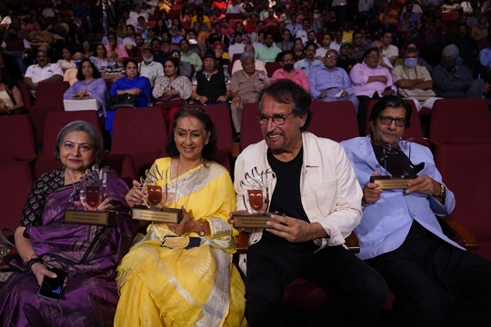 Veteran actors Anil Dhawan – Aron Bali – Kiran Kumar – Pankaj Dheer – Ratna Pathak Shah – Smita Jayekar – Neena Kulkarni – Anita Kanwal – Honoured with The CINTAA Hall of Fame Awards at the CINTAA AGM