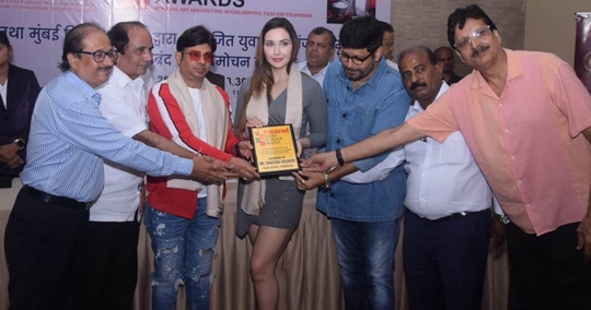 Teri Aashiqui Mein Song sung by famous Bollywood Singer Aaman Trikha crossed 1 Million Views