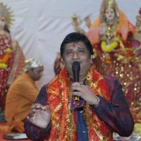 सुरेश गुप्ता और वीना गुप्ता ने अपने हाथों से किया माता की चौकी की ज्योति प्रज्वलित, किया साड़ी वितरण
