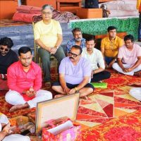 मनोज ओझा के निर्देशन में गोबिंद मोशन पिक्चर्स की भोजपुरी फिल्म ‘वीआईपी बहू’ का भव्य मुहूर्त करके शूटिंग शुरू लखनऊ में